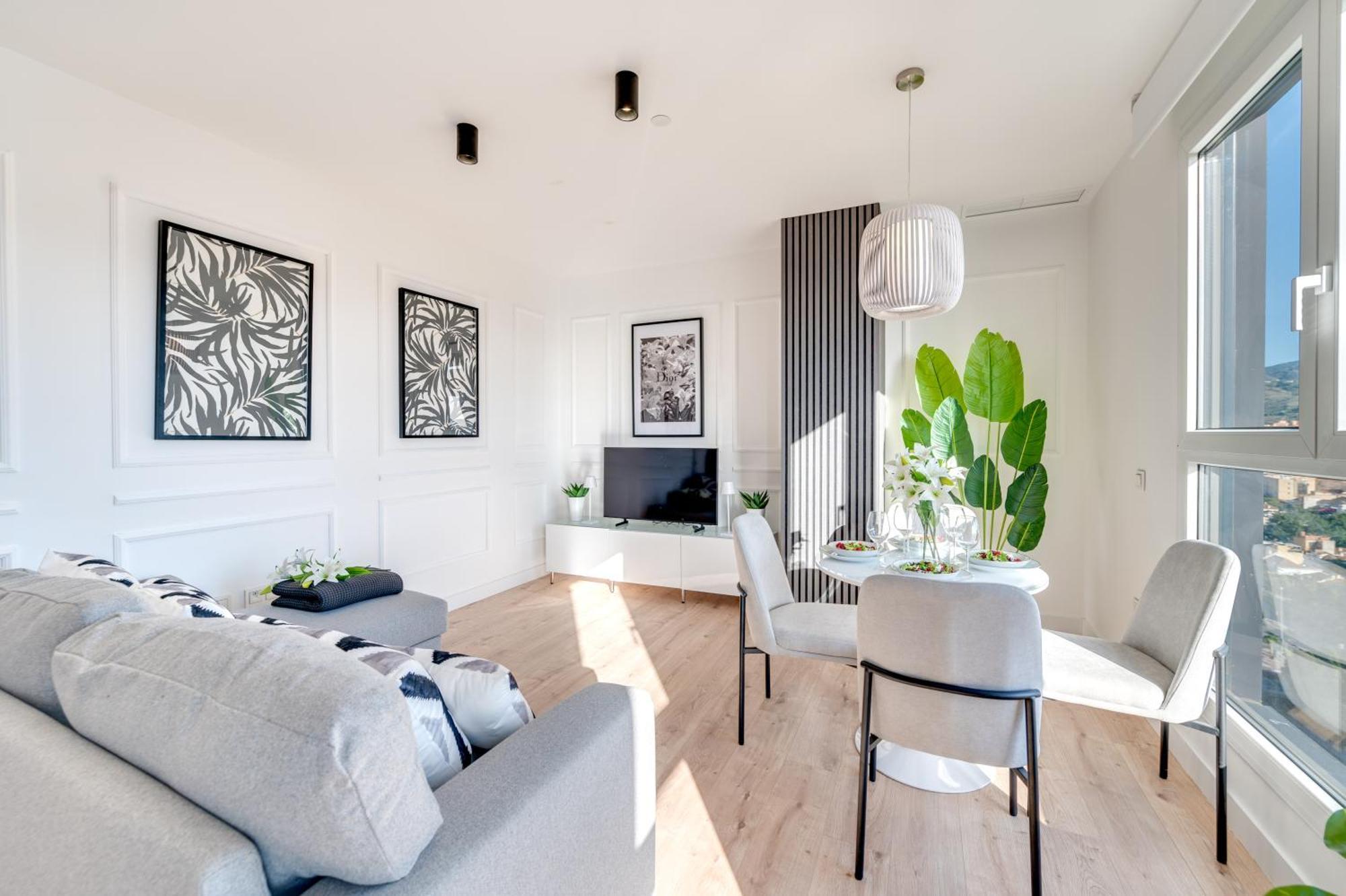 Xpce Sky Towers - Parking Free * Malaga