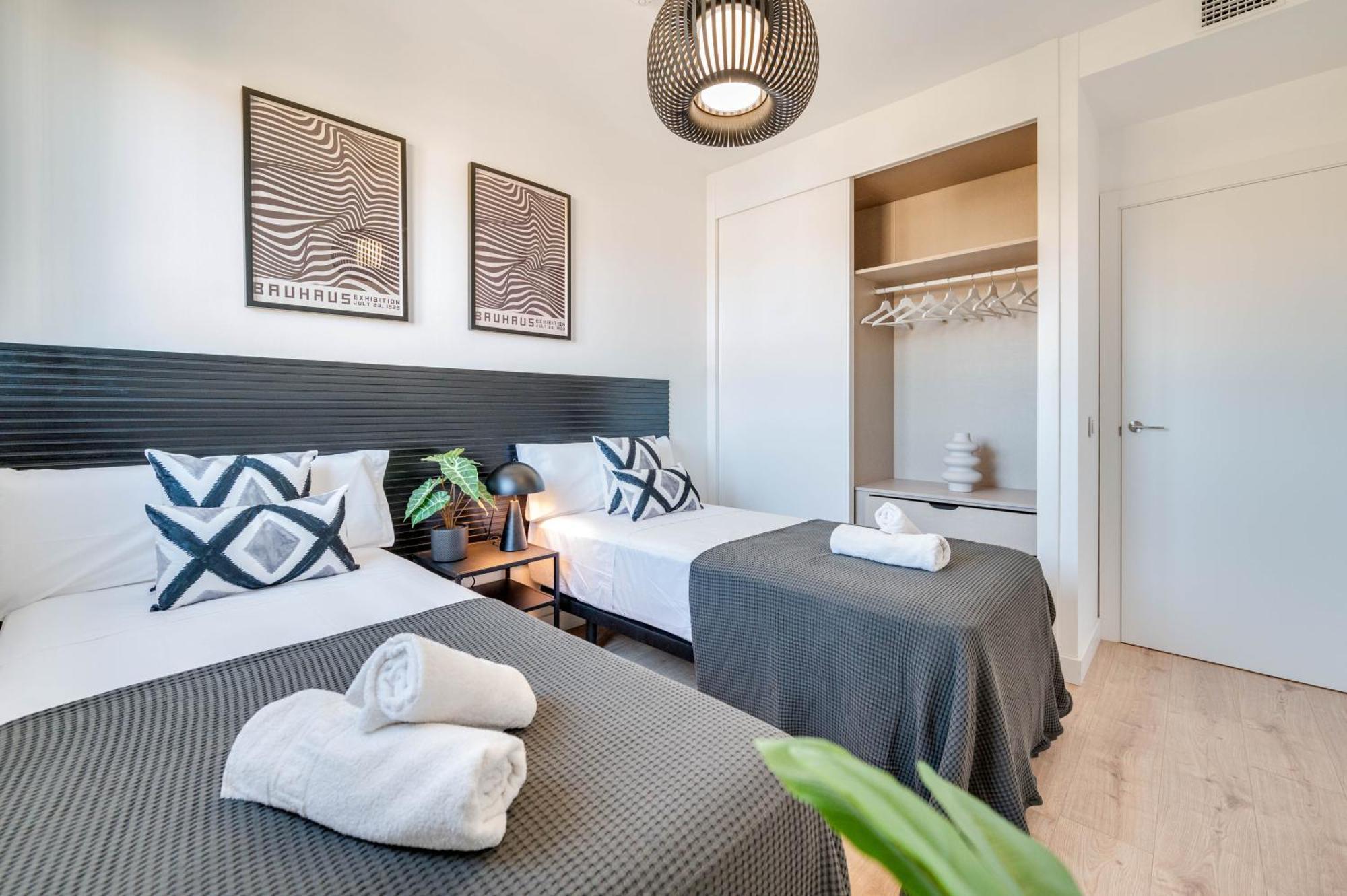 Xpce Sky Towers - Parking Free * Malaga
